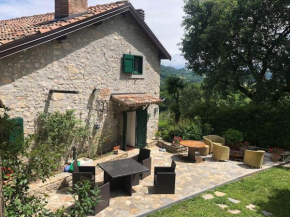 “SPArisio” CASA IN SASSO CON PISCINA E CAMPO DA TENNIS